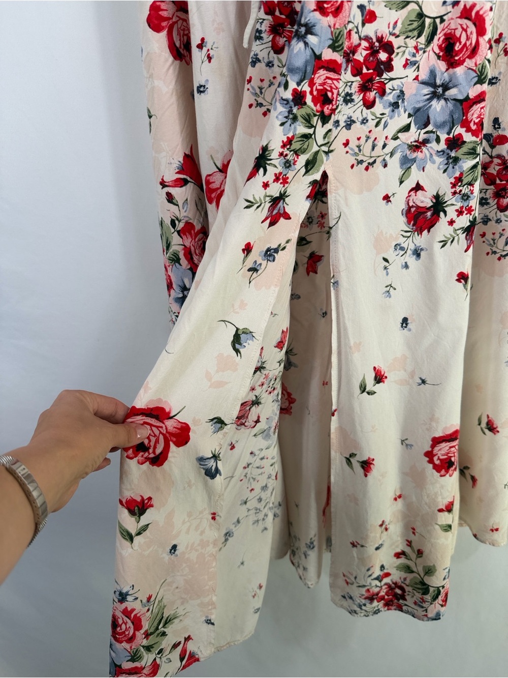 Torrid Floral Tie-Waist Long Maxi Dress Sleeveless Cream with Red. Womens 00 - Picture 6 of 7